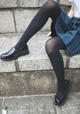 女教师3在线